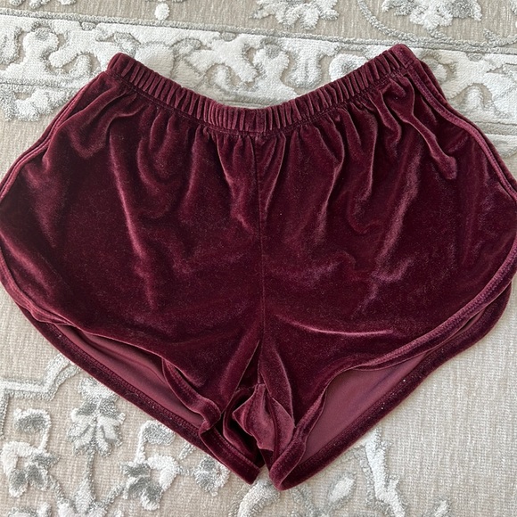Brandy Melville Velvet Jogger Shorts - Picture 2 of 3
